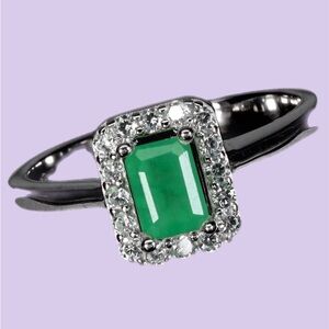 Elegant, Genuine Emerald Ring